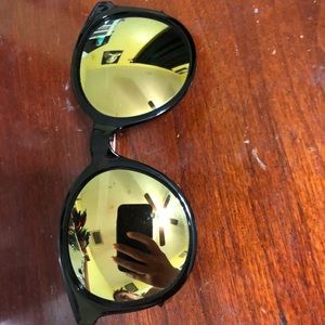 Round Sunglasses - green lenses